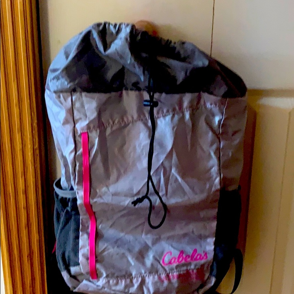 Women’s  XL Cabela’s Lightweight Backpack